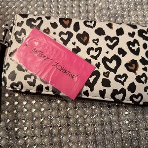New! Betsey Johnson Heart and Leopard Print Wristlet